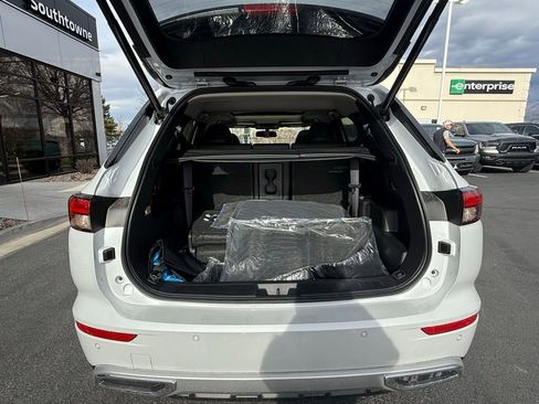 Used 2025 Mitsubishi Outlander SE image 27