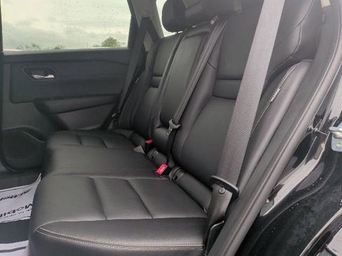 Used 2024 Nissan Rogue SL AWD/4WD image 16