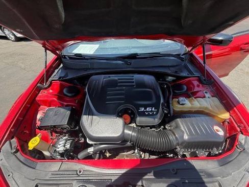Used 2015 Chrysler 300 S RWD image 9