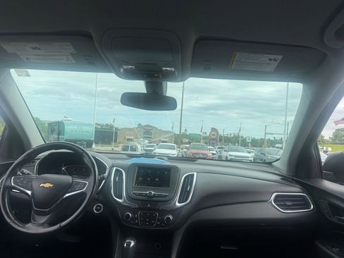 Used 2019 Chevrolet Equinox LT FWD image 10