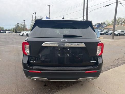 Used 2024 Ford Explorer XLT w/ Equipment Group 202A AWD/4WD image 6
