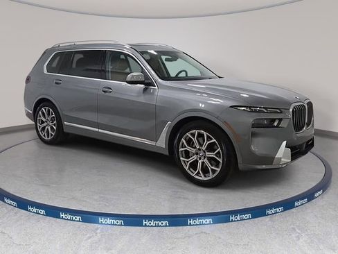 Used 2023 BMW X7 xDrive40i w/ Premium Package AWD/4WD image 4