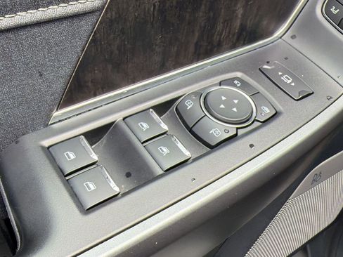 Used 2025 Ford F350 Lariat image 19