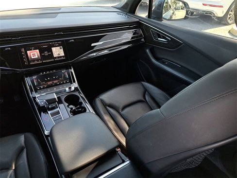 Used 2022 Audi Q7 3.0T Premium Plus w/ Premium Plus Package image 25