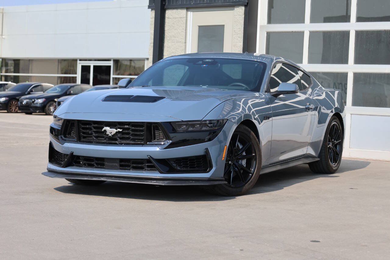 Used 2025 Ford Mustang GT Premium RWD image 3