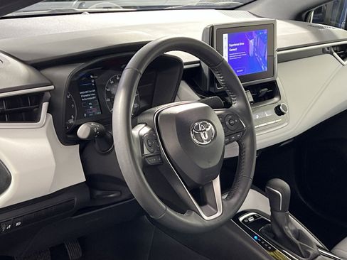 Used 2025 Toyota Corolla SE image 16