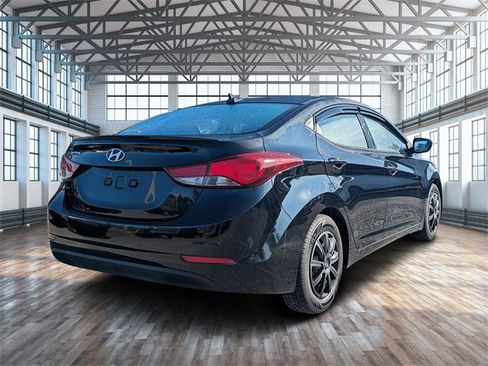 Used 2016 Hyundai Elantra SE image 4
