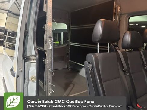Used 2016 Mercedes-Benz Sprinter 2500 image 20