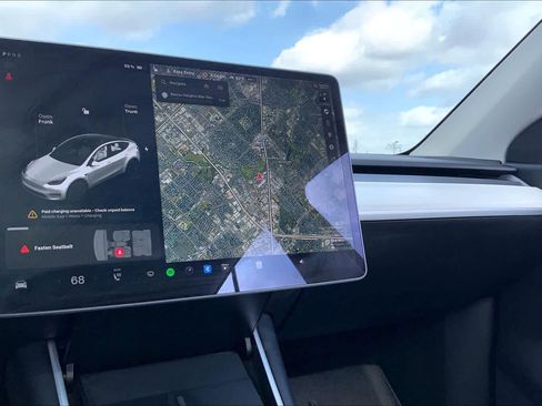 Used 2021 Tesla Model Y Performance image 30