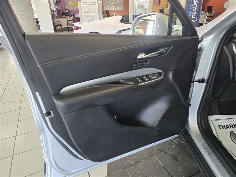 Used 2020 Cadillac XT4 Premium Luxury FWD image 11