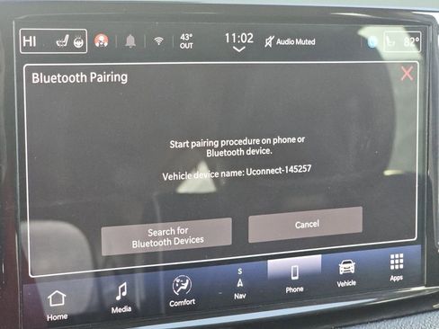 Used 2023 Chrysler Pacifica Limited image 13