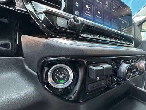 Used 2024 Chevrolet Silverado 1500 LT Trail Boss w/ Convenience Package II AWD/4WD image 38