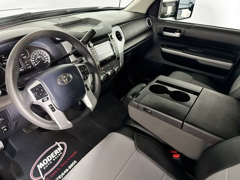 Used 2018 Toyota Tundra SR5 w/ TRD Off Road Package image 5