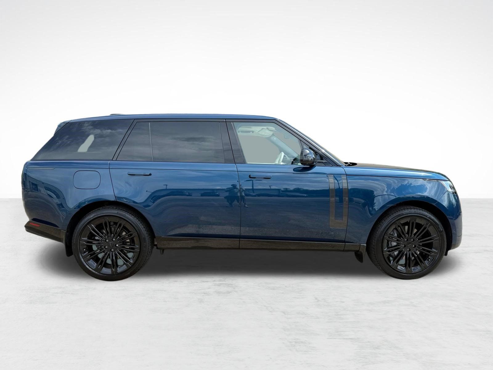 New 2026 Land Rover Range Rover Long Wheelbase SE AWD/4WD image 8