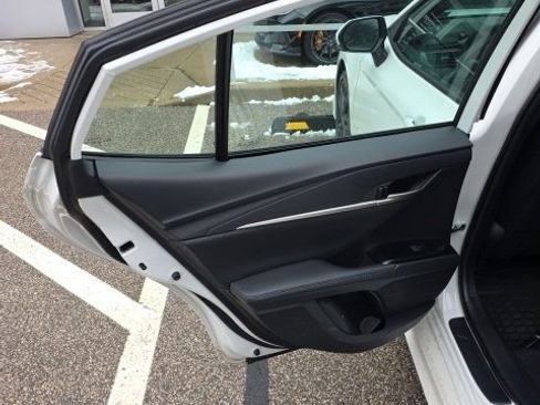 Used 2025 Toyota Camry image 11