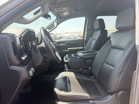 Used 2025 GMC Sierra 1500 SLT AWD/4WD image 11