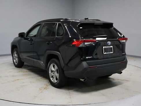 Used 2024 Toyota RAV4 XLE AWD/4WD image 10