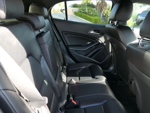 Used 2020 Mercedes-Benz GLA 250 image 25