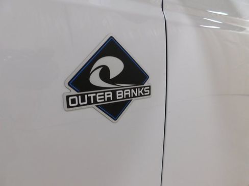 New 2025 Ford Bronco Outer Banks w/ Black Appearance Package image 12