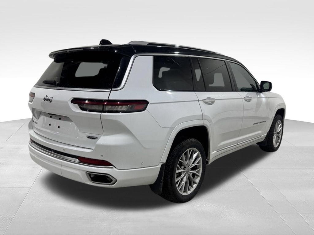 Used 2023 Jeep Grand Cherokee L Summit w/ Rear Seat Video Group I AWD/4WD image 3