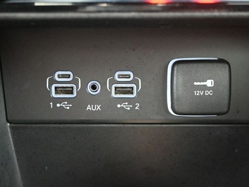 Used 2023 Jeep Grand Cherokee Limited w/ Black Appearance Package image 27