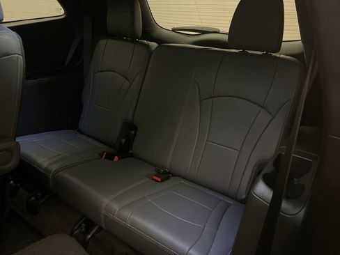 Used 2024 Buick Enclave Essence w/ Technology Package AWD/4WD image 31