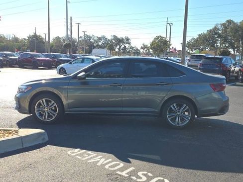 Used 2022 Volkswagen Jetta SE image 18