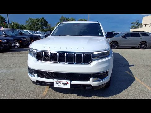 Certified 2023 Jeep Wagoneer 4WD image 3