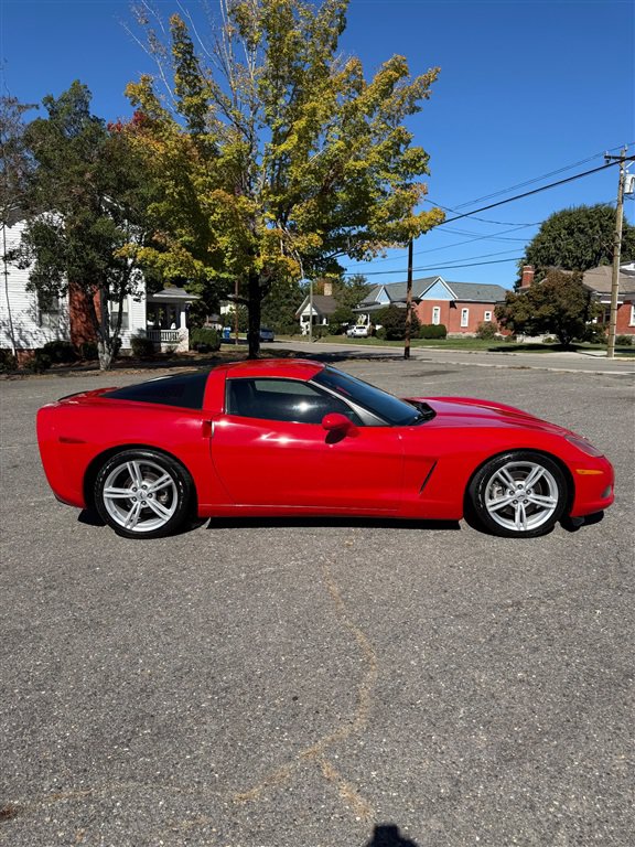 Used 2008 Chevrolet Corvette Coupe w/ Preferred Equipment Group RWD image 2