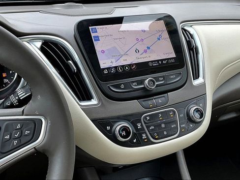 Used 2024 Chevrolet Malibu LT image 9