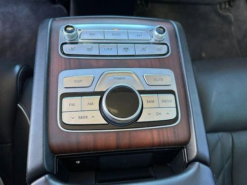 Used 2019 Kia K900 Luxury w/ VIP Package AWD/4WD image 11
