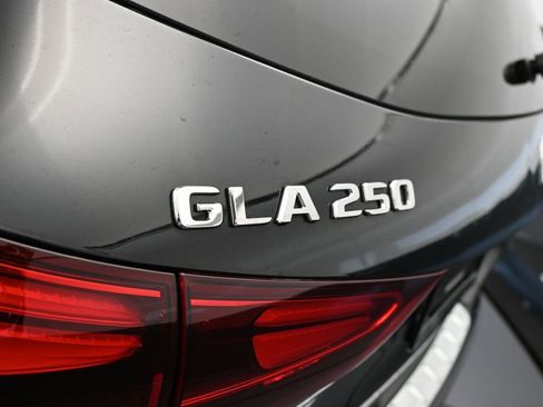 Used 2025 Mercedes-Benz GLA 250 image 34