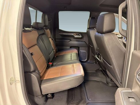 Used 2023 Chevrolet Silverado 1500 High Country w/ Technology Package image 30