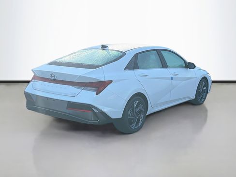 New 2026 Hyundai Elantra Limited image 3