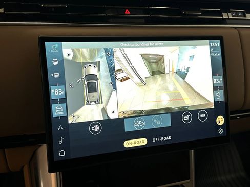 Used 2025 Land Rover Range Rover Long Wheelbase SE image 27