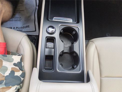 Certified 2024 Lincoln Corsair AWD w/ Equipment Group 101A image 21