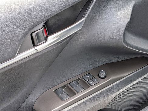 Used 2022 Toyota Camry SE w/ Convenience Package image 15