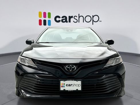 Used 2020 Toyota Camry LE image 8
