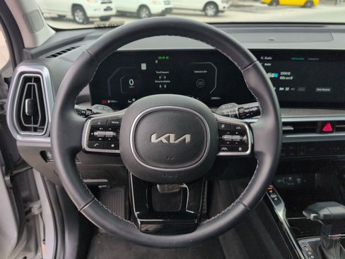 Certified 2025 Kia Sorento SX image 16
