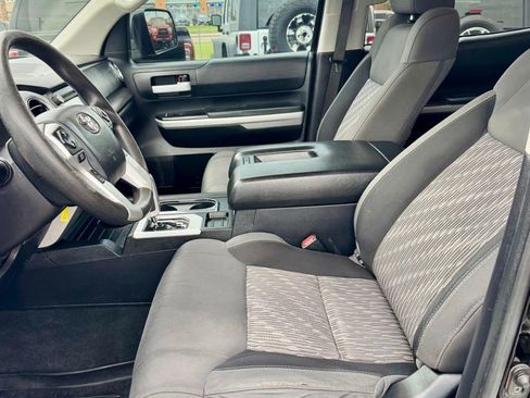 Used 2019 Toyota Tundra SR5 w/ SR5 Upgrade Package AWD/4WD image 4