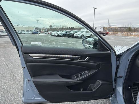 Used 2022 Honda Accord Sport image 23