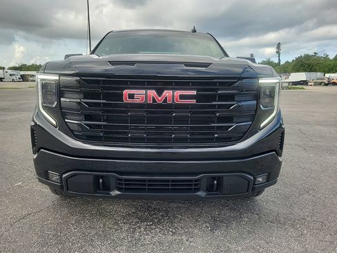 Used 2025 GMC Sierra 1500 Elevation AWD/4WD image 3