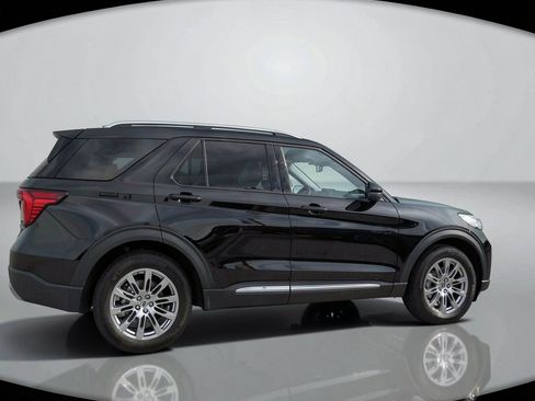 Used 2025 Ford Explorer Platinum RWD image 7