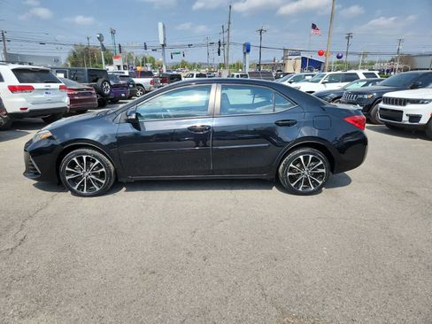 Used 2019 Toyota Corolla SE image 2