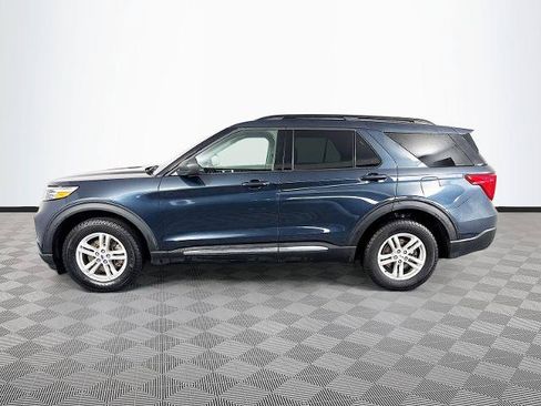 Certified 2022 Ford Explorer XLT w/ Equipment Group 202A AWD/4WD image 4