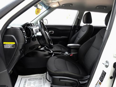 Used 2016 Kia Soul + w/ Designer's Package image 4