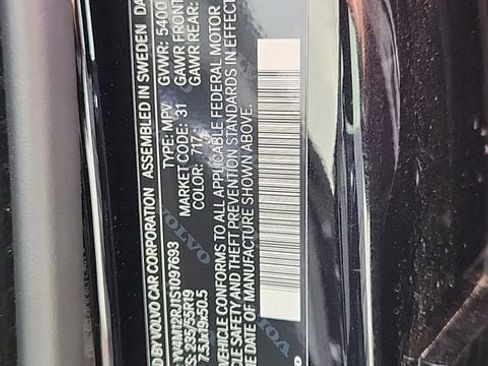 Certified 2025 Volvo XC60 B5 Core w/ Climate Package image 25