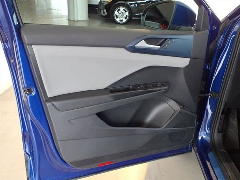 Used 2022 Volkswagen Taos SE image 10