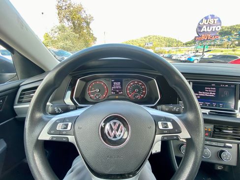 Used 2019 Volkswagen Jetta S image 18