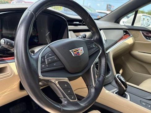 Used 2018 Cadillac XT5 Premium Luxury w/ Driver Assist Package FWD image 10